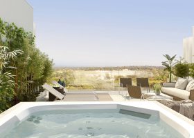 la-finca-sotogrande-delsolinvest-terras-jacuzzi