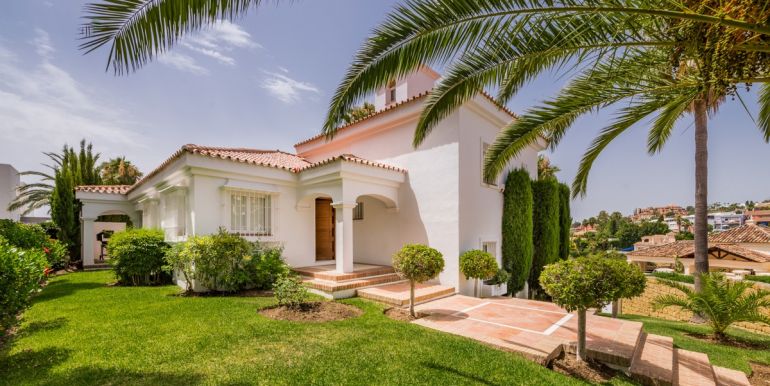 vrijstaande-villa-nueva-andalucaua-costa-del-sol-r3342307