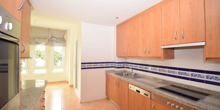 begane-grond-appartement-los-monteros-costa-del-sol-r3379411