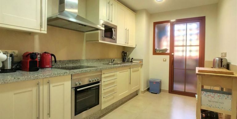 begane-grond-appartement-benahavaus-costa-del-sol-r3595771