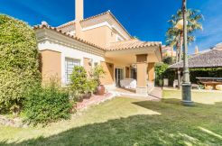 Half-Vrijstaande Villa - Santa Clara, Costa del Sol