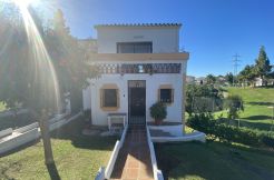 Half-Vrijstaande Villa - Calahonda, Costa del Sol