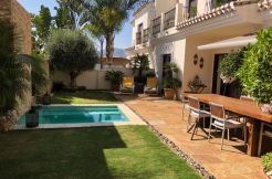 Half-Vrijstaande Villa - La Mairena, Costa del Sol